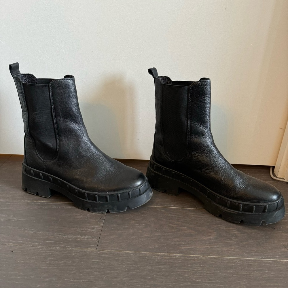 Leather Chelsea Boots